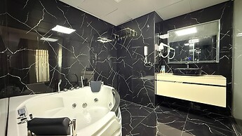 Royal Tulip Dancenter Suites Sharjah