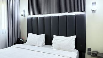 Royal Tulip Dancenter Suites Sharjah