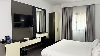 Royal Tulip Dancenter Suites Sharjah