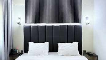 Royal Tulip Dancenter Suites Sharjah