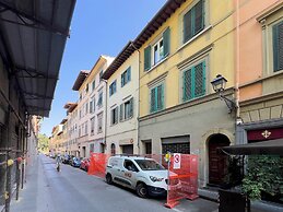 Barnaba Apartment by Mamo Florence