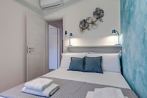 Barnaba Apartment by Mamo Florence