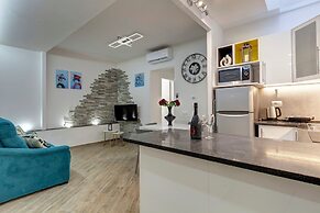 Barnaba Apartment by Mamo Florence