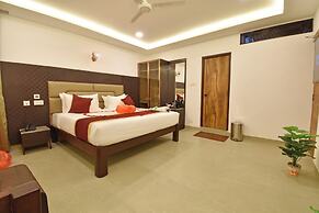 A K G Hotel