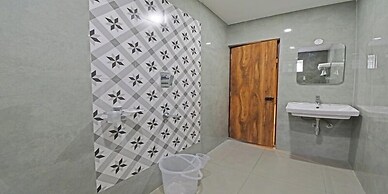 A K G Hotel