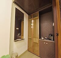 A K G Hotel