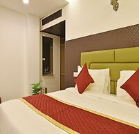 A K G Hotel