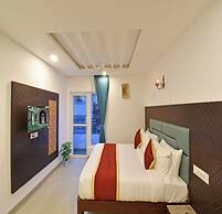 A K G Hotel