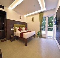 A K G Hotel