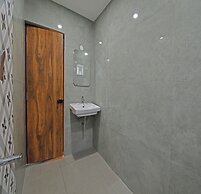 A K G Hotel