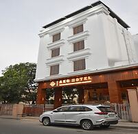 A K G Hotel