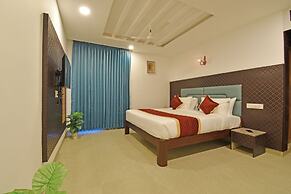 A K G Hotel