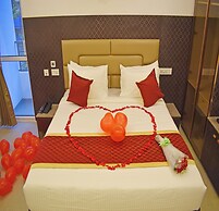A K G Hotel