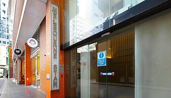 2BR Apt Next to Melbourne Central With City Views