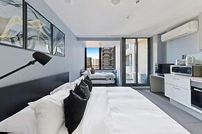 A Cozy & Stylish Studio Next to Southern Cross