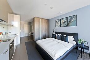 A Cozy & Stylish Studio Next to Southern Cross