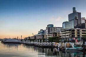 A Stylish Studio for 6, Next to Darling Harbour