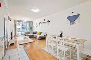 A Stylish Studio for 6, Next to Darling Harbour