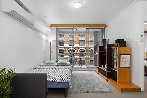 Spacious & Comfy Apt for 6 Next to Darling Harbour