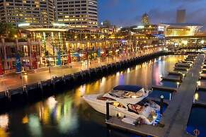 Spacious & Comfy Apt for 6 Next to Darling Harbour