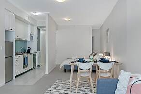 A Comfy & Modern Studio Near Darling Harbour