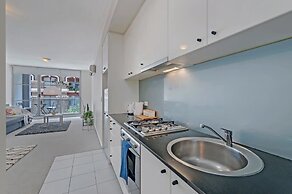 A Comfy & Modern Studio Near Darling Harbour