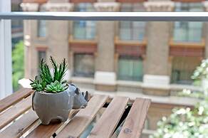 A Comfy & Modern Studio Near Darling Harbour