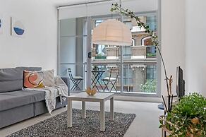A Comfy & Modern Studio Near Darling Harbour