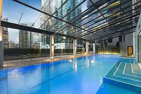 Large 3BR Apt Near Crown, Sleeps 10, Free Parking