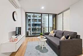 Cozy & Charming 2BR Stay, Free Parking