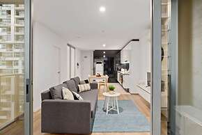 Cozy & Charming 2BR Stay, Free Parking