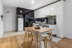 Cozy & Charming 2BR Stay, Free Parking