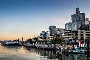 Charming City-view Apt, Next to Darling Harbour