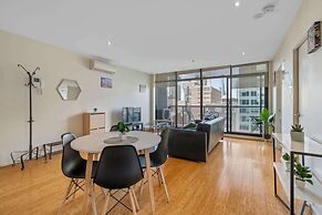 A Spacious 2BR Apt Near Melbourne Central