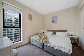 A Spacious 2BR Apt Near Melbourne Central