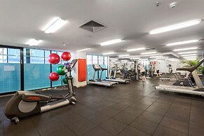 A Spacious 2BR Apt Near Melbourne Central
