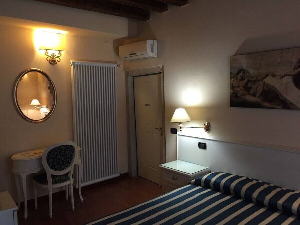 Venice Resorts Guest House