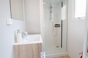 Sea Stay for Six in Vias Plage