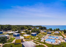 Mobile Home in Novigrad With Terrace