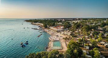 Mobile Home in Novigrad With Terrace