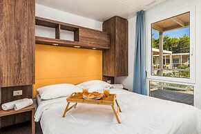 Mobile Home Pag Near Pebble Beach & Pools