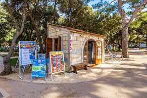 Mobile Home Pag Near Pebble Beach & Pools