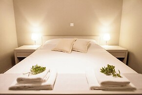 Villavia Residence - Ostria Pool Access Residence