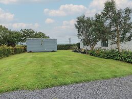 Seiriol Shepherds Hut