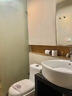 5th Avenue Room By BLVD