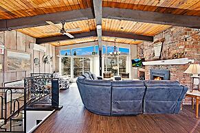 Rustic 5BR Escape  Sauna Hot Tub