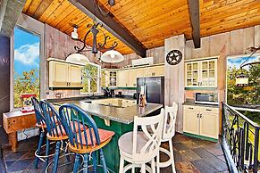 Rustic 5BR Escape  Sauna Hot Tub