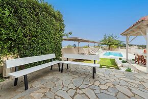 Villa Dimitra With Swimming Pool