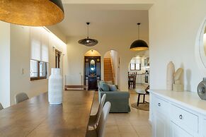 Villa Dimitra With Swimming Pool