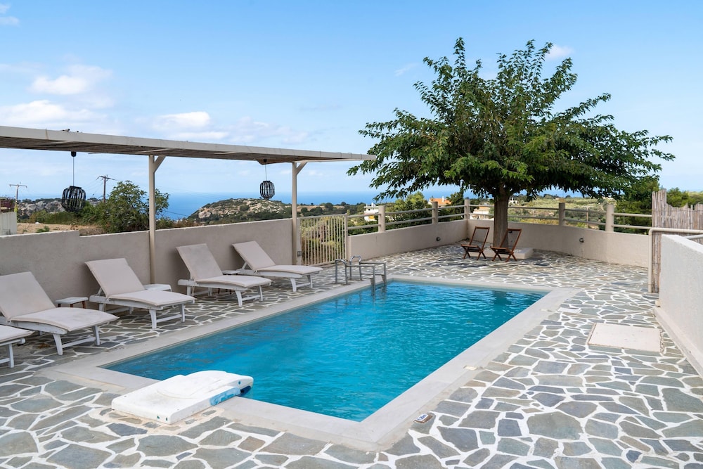 Villa Dimitra With Swimming Pool